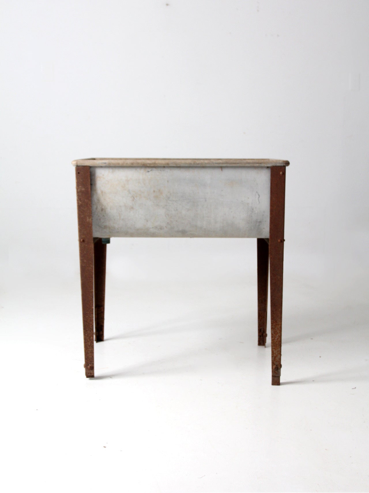 vintage metal washtub