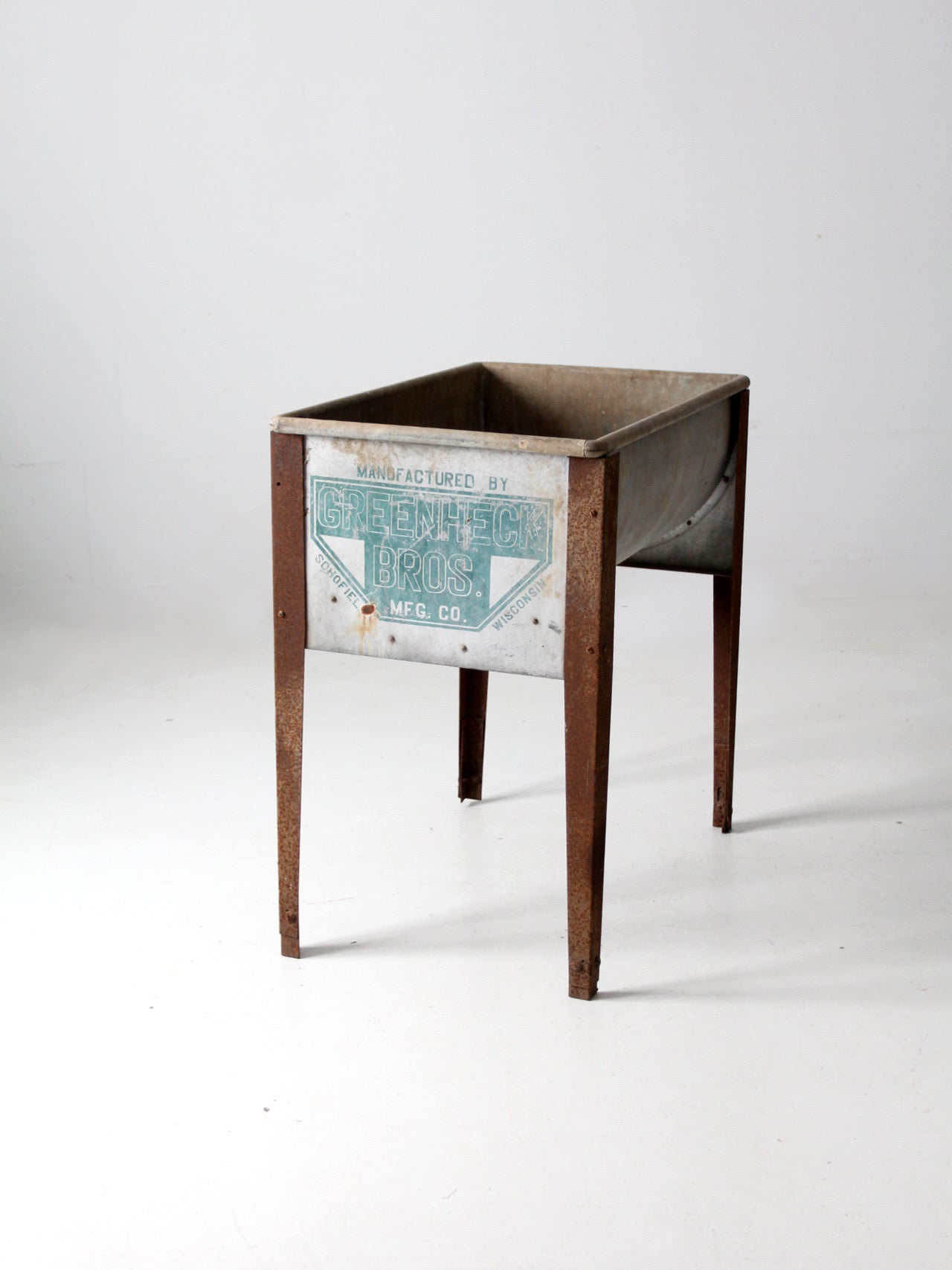 vintage metal washtub