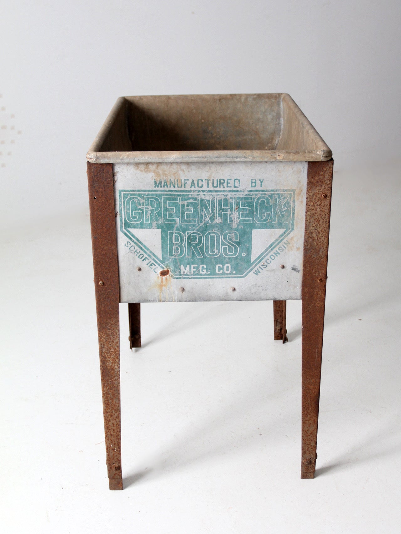 vintage metal washtub