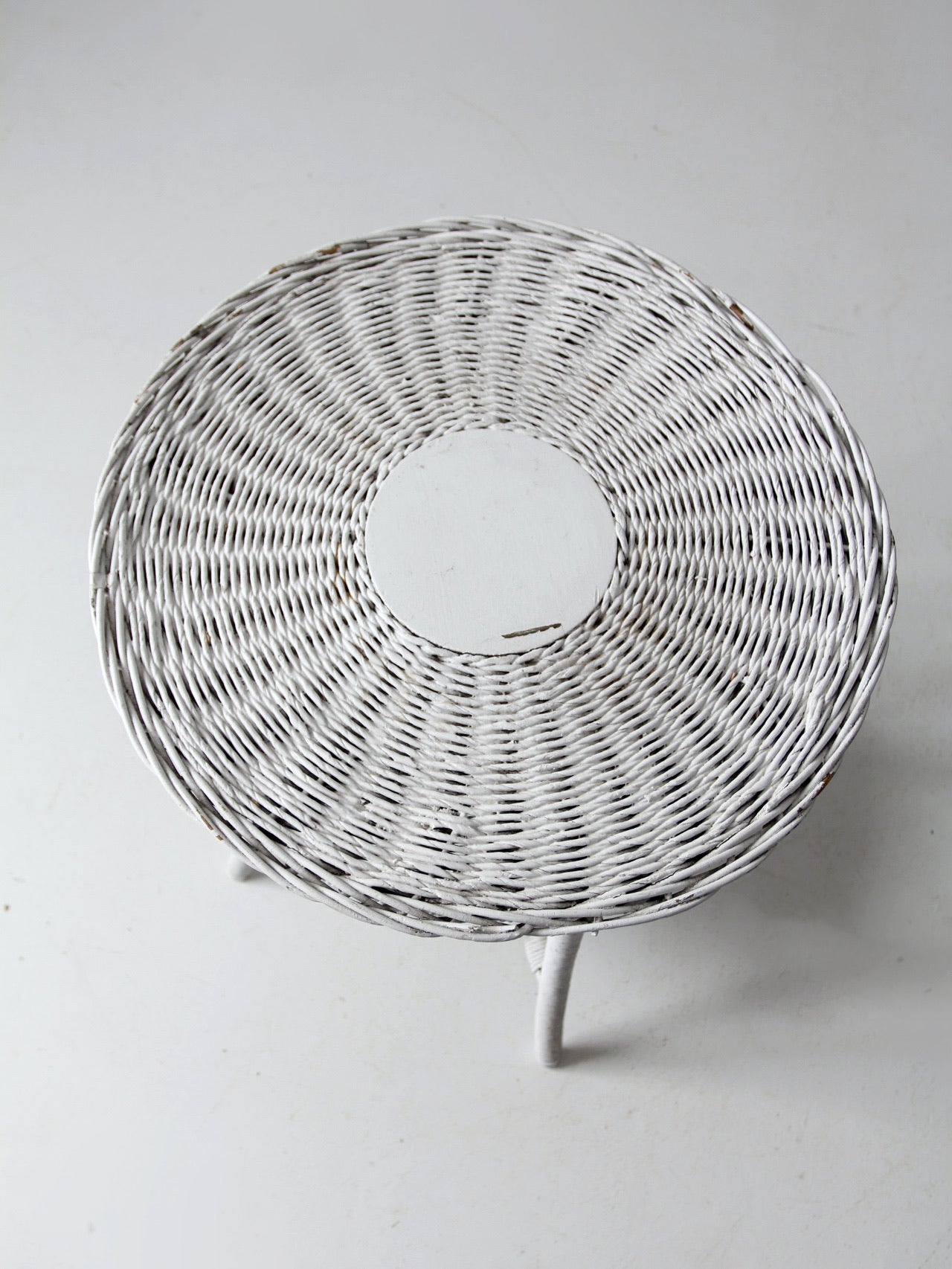 antique white wicker table