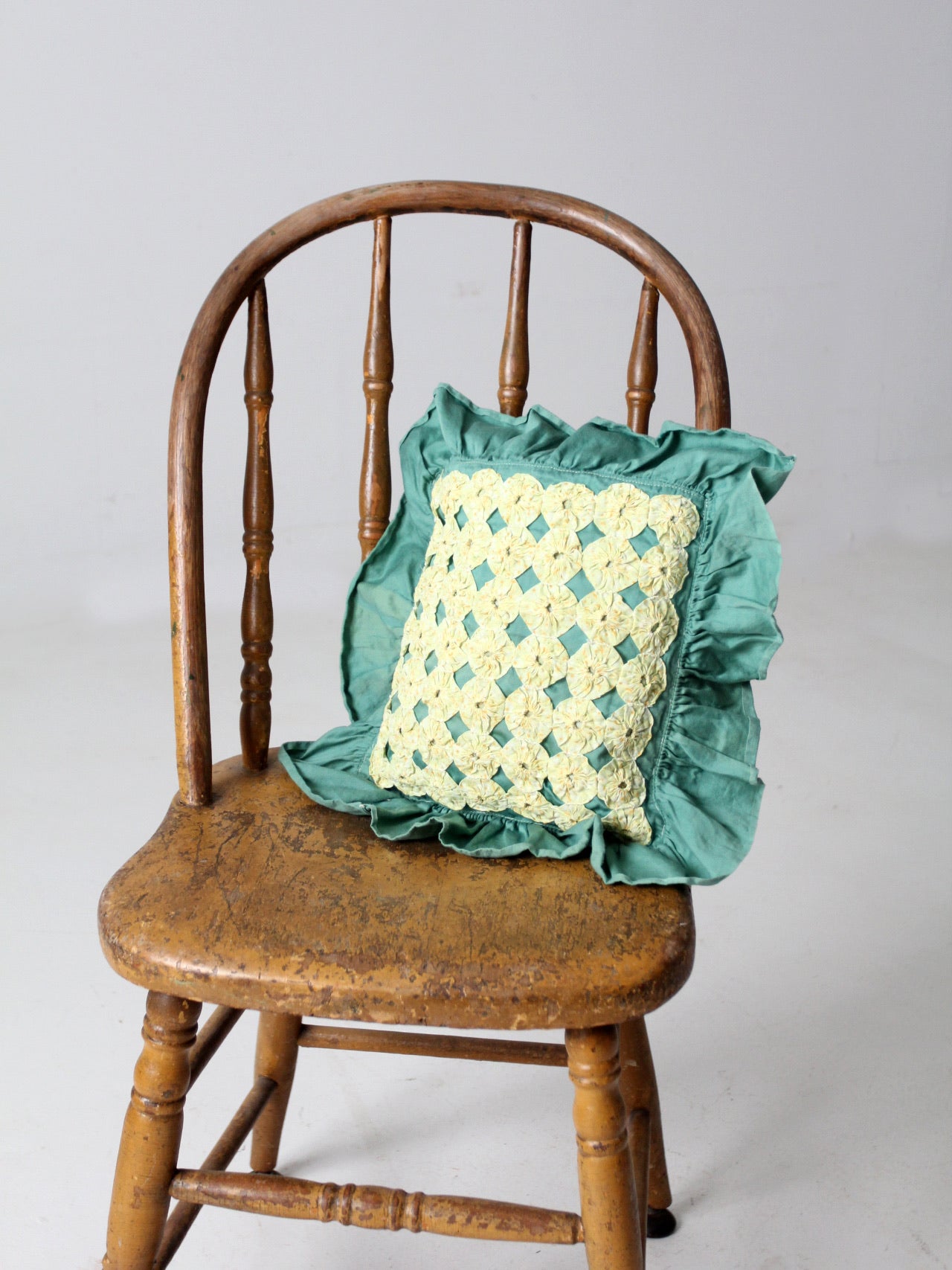 Vintage Yo-Yo Quilt Pillow Cover