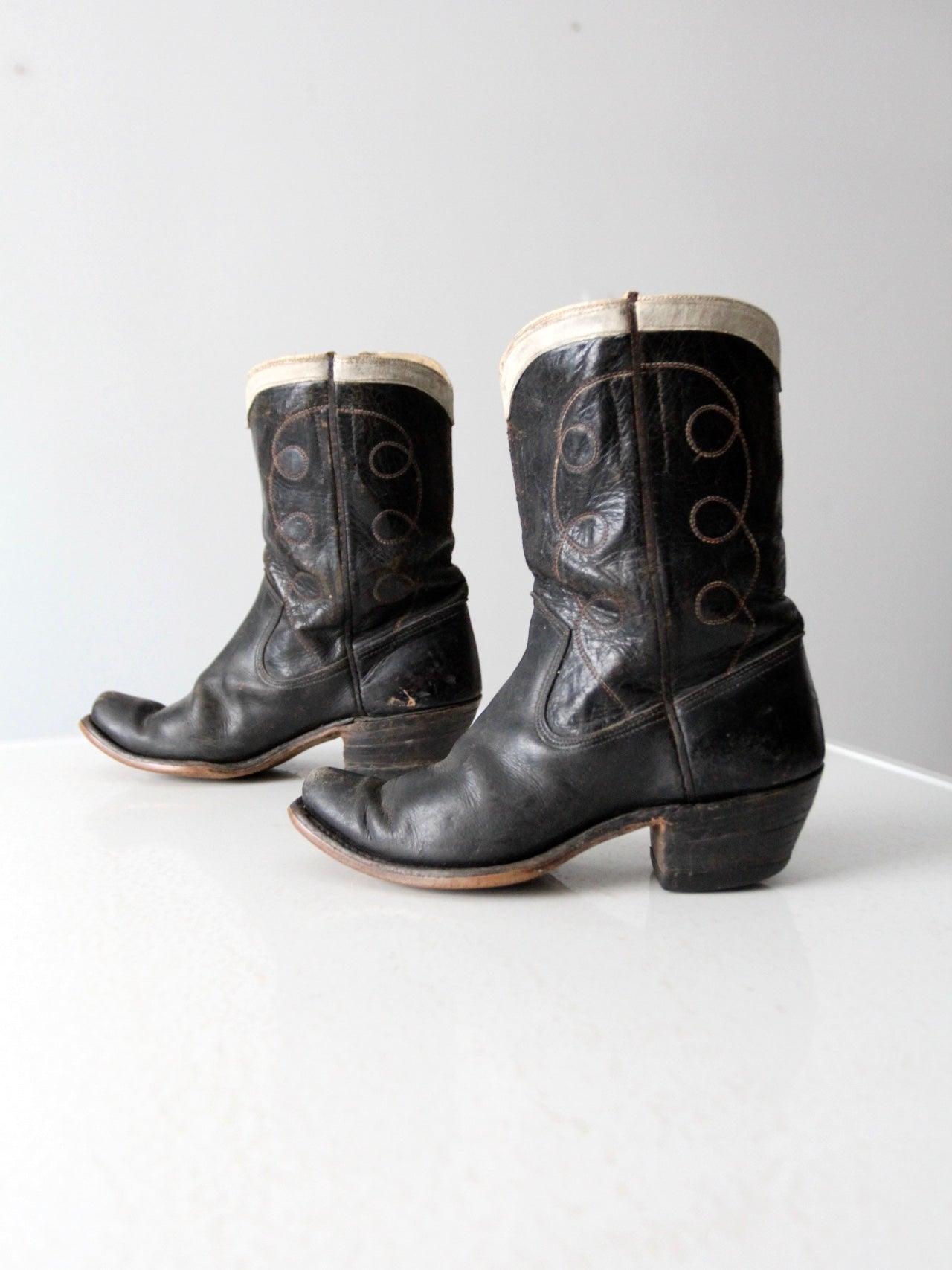 1950s Hoplalong Cassidy boots and record book