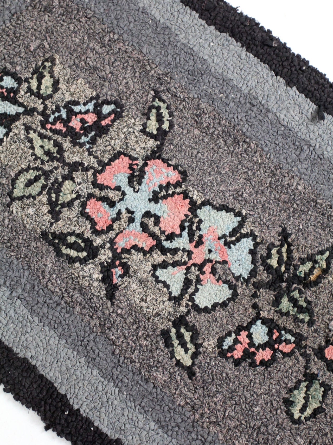 antique hooked rug, 3.5' x 2'