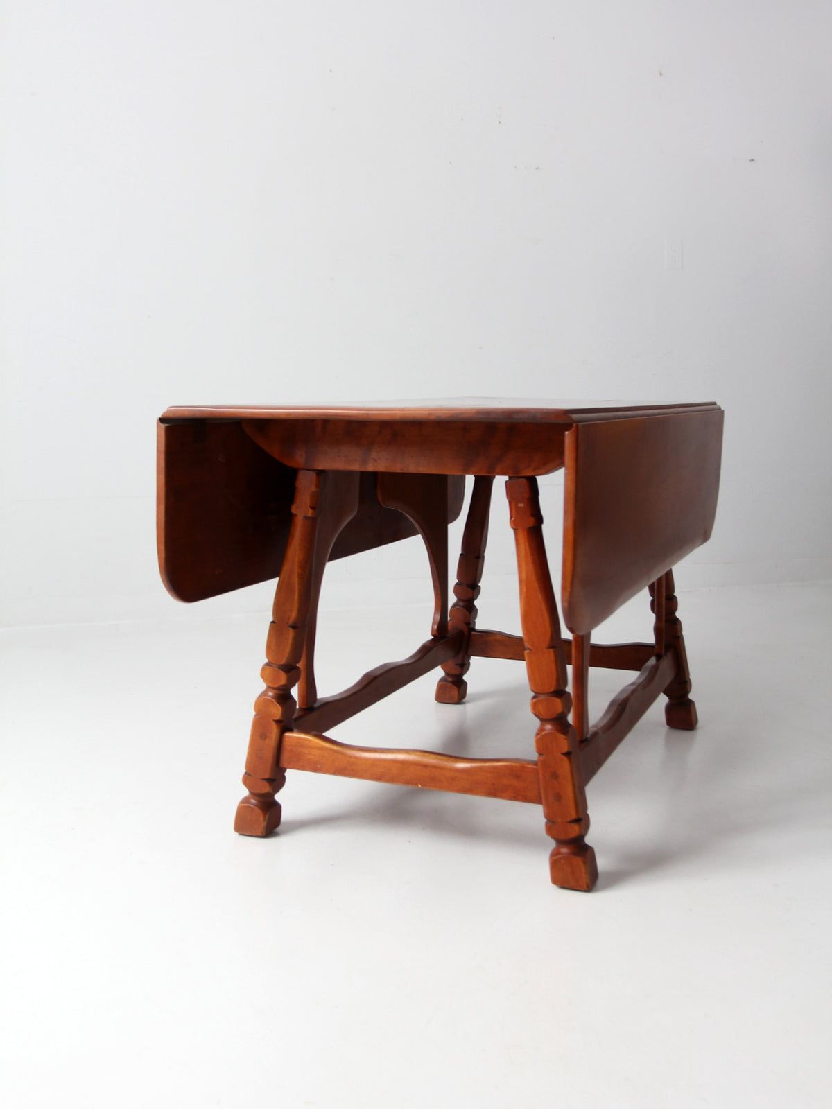 vintage Cushman Colonial Creations dining table 86 Vintage