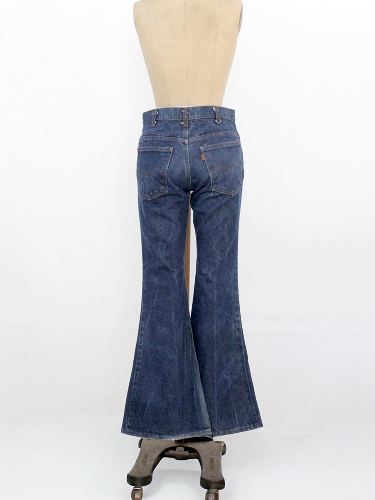 vintage 1970s Levi’s bell bottom jeans | 32 x 33