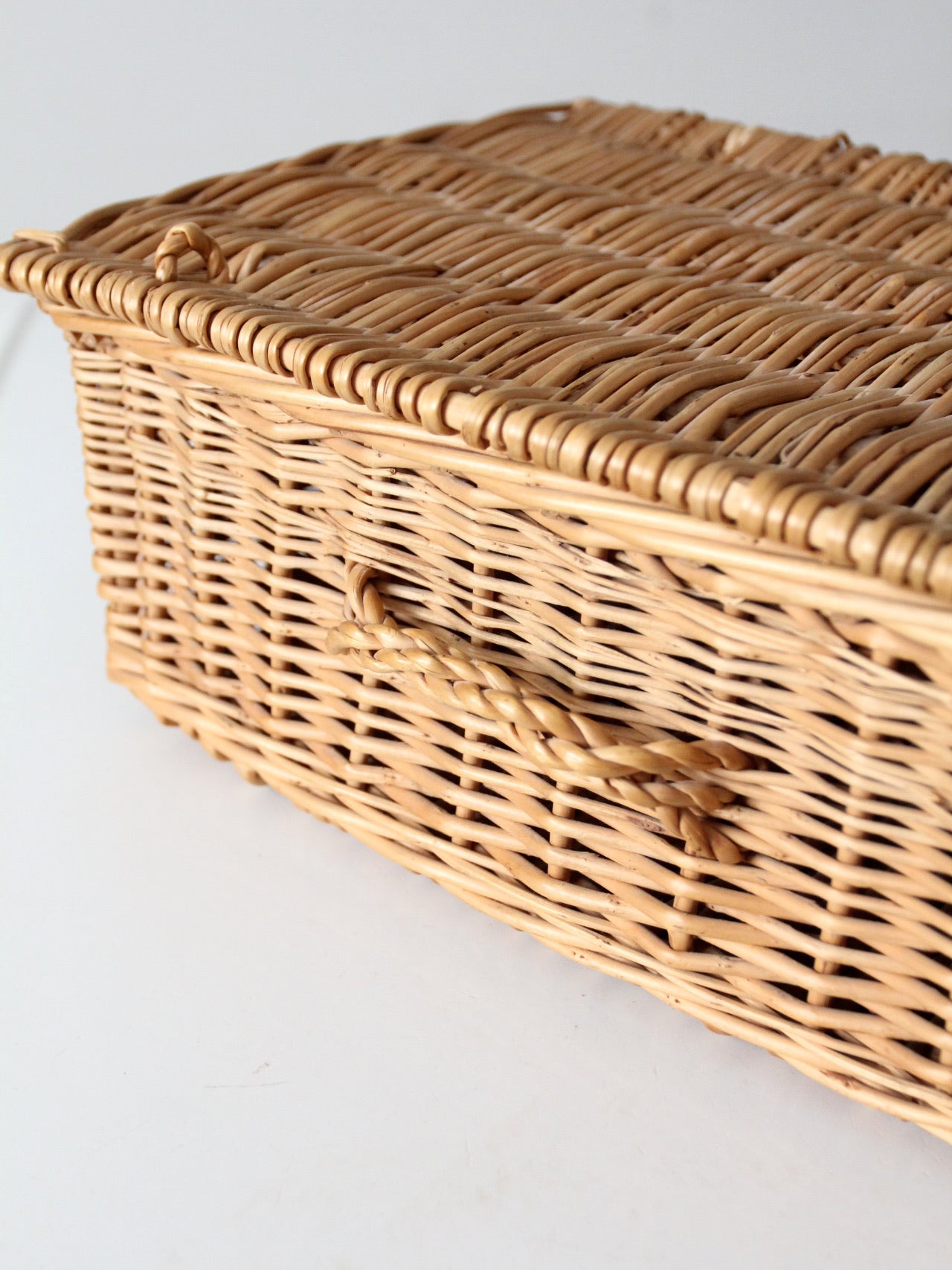 vintage woven basket box with lid