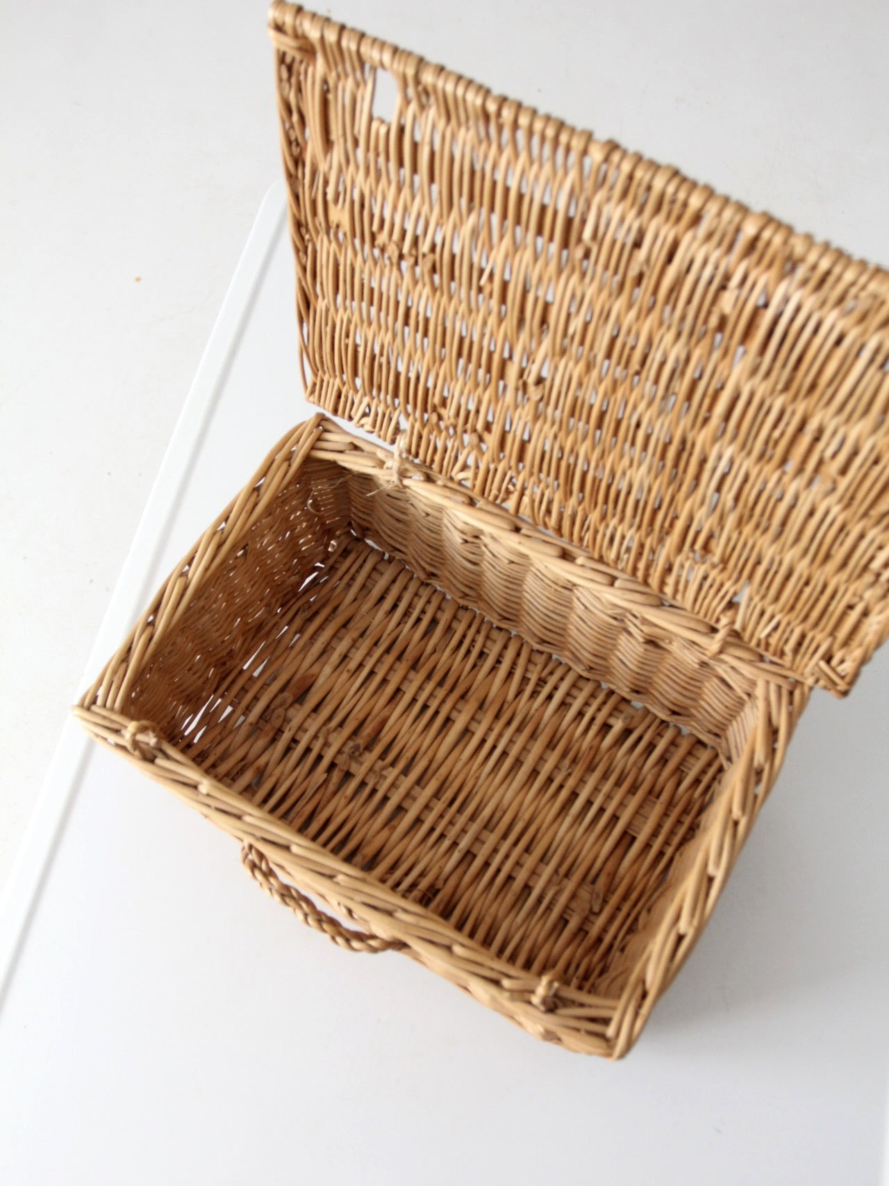 vintage woven basket box with lid