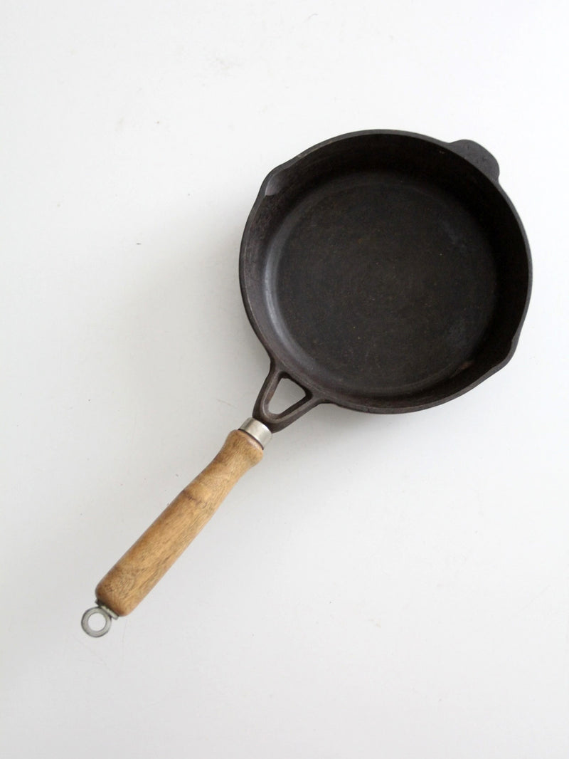 vintage cast iron pan