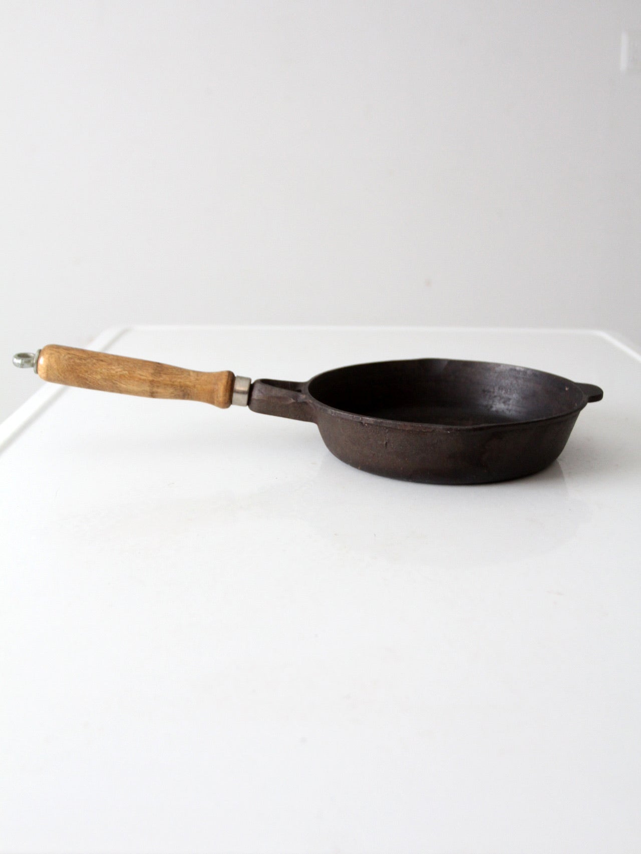 vintage cast iron pan
