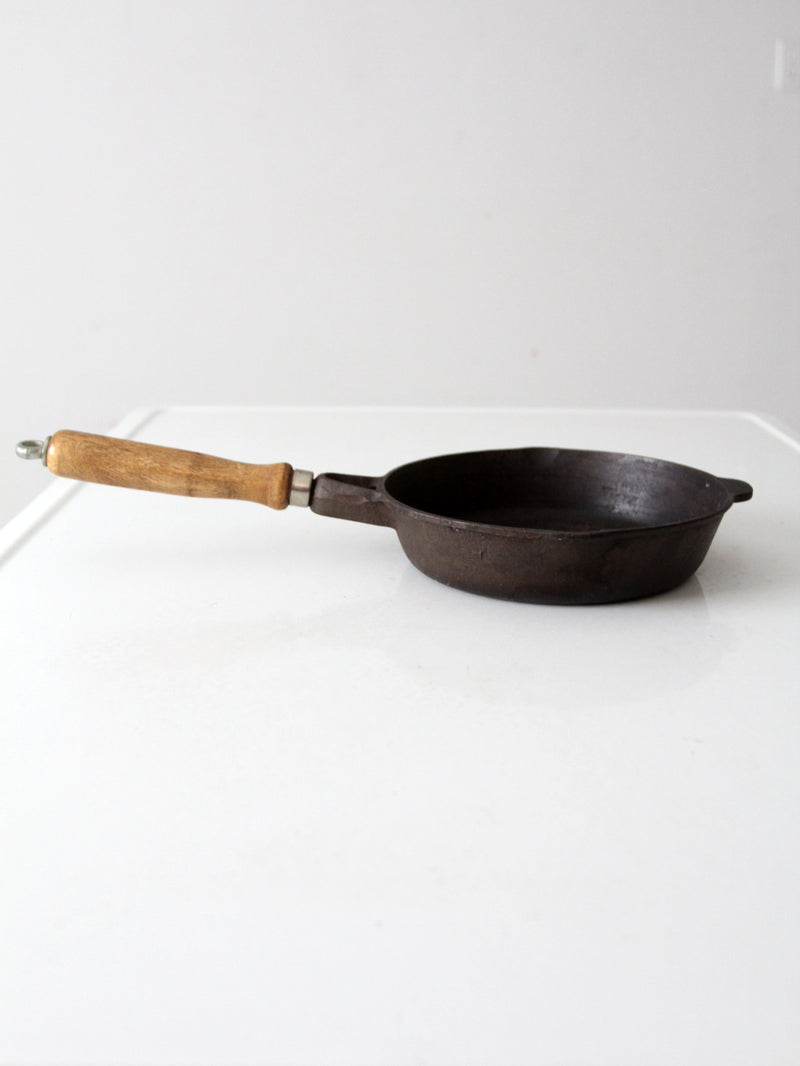 vintage cast iron pan