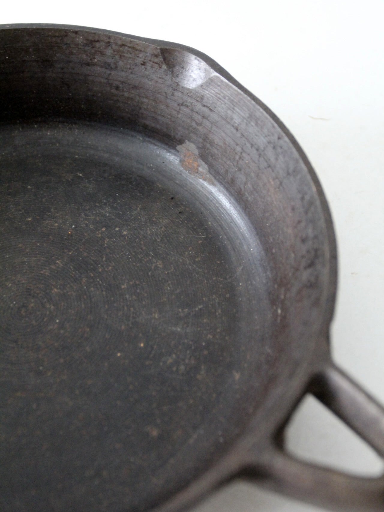 vintage cast iron pan