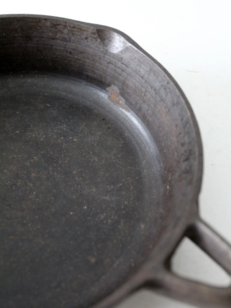 vintage cast iron pan