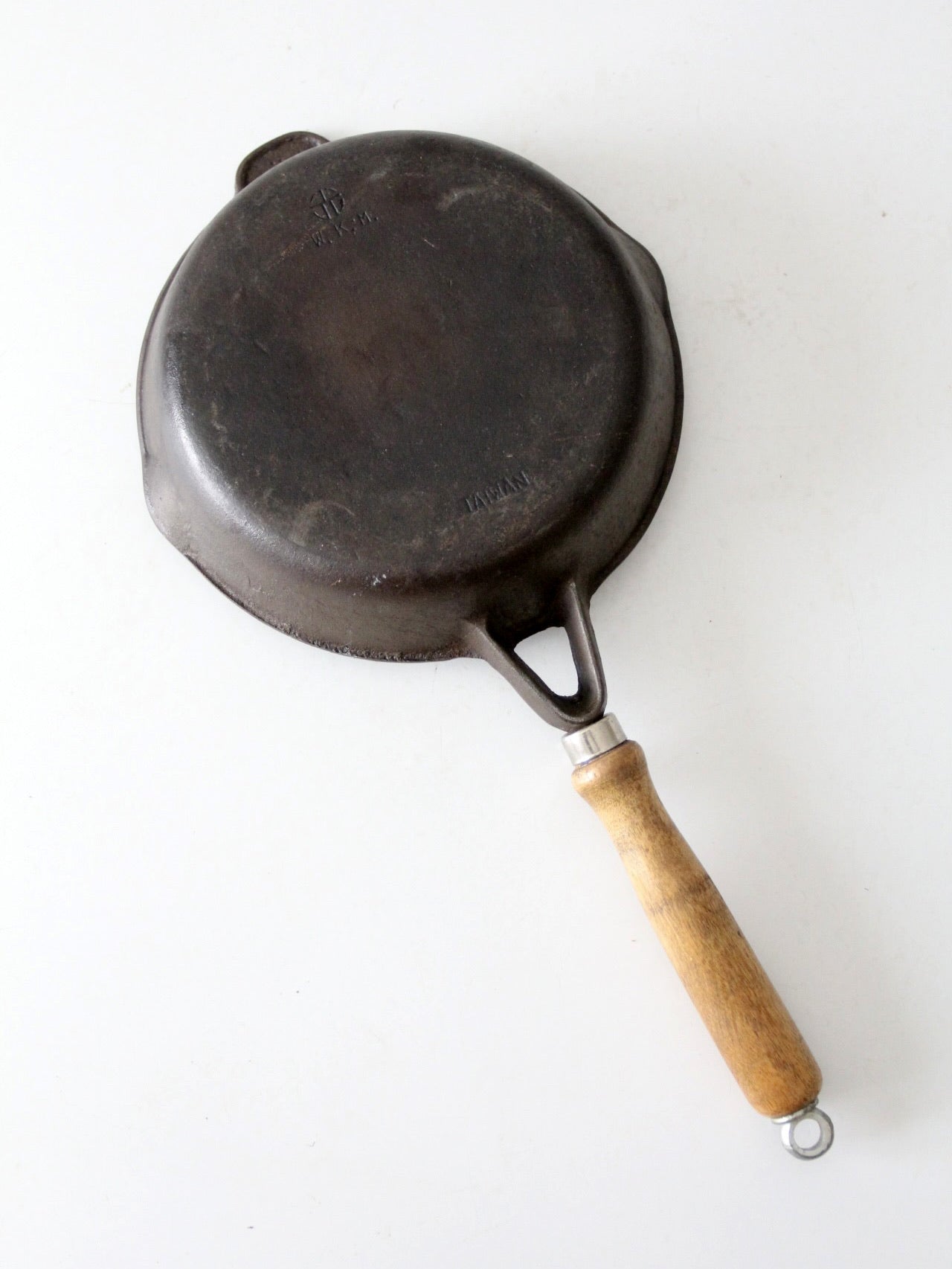 vintage cast iron pan