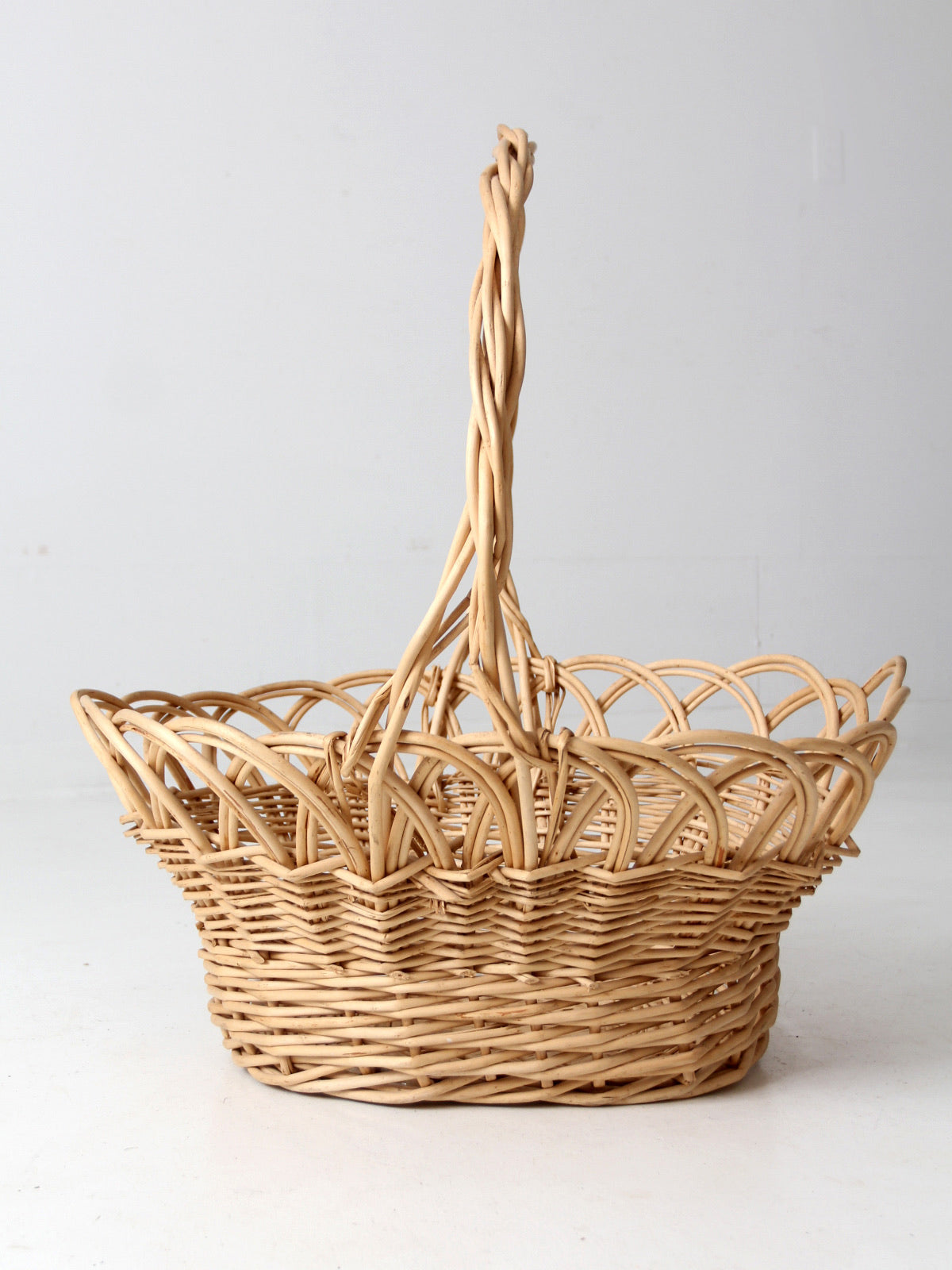 vintage large wicker basket – 86 Vintage
