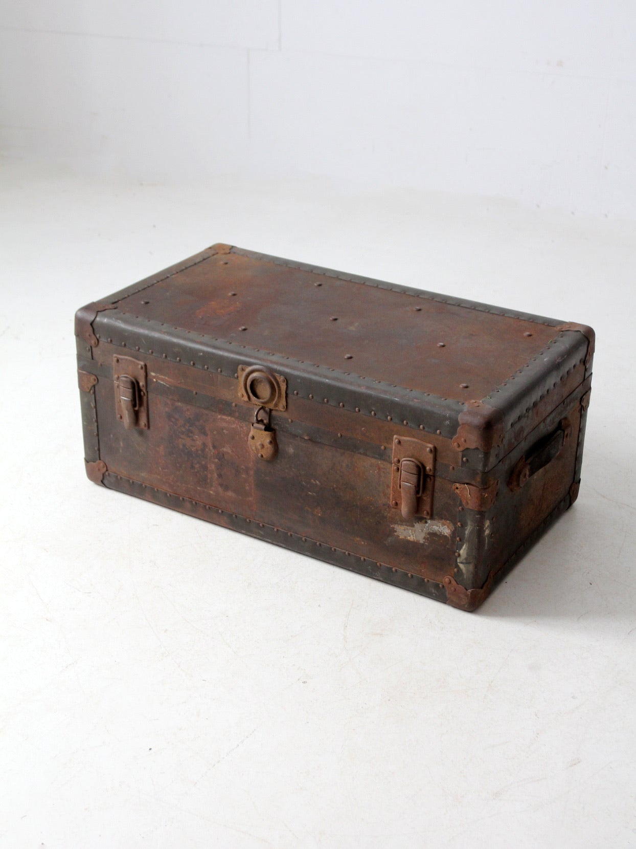 antique industrial metal trunk locker – 86 Vintage