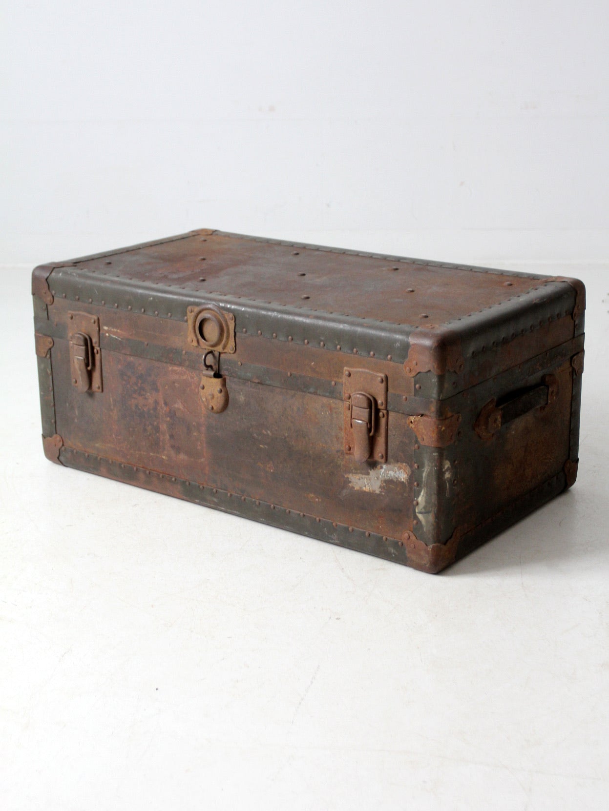 antique industrial metal trunk locker – 86 Vintage