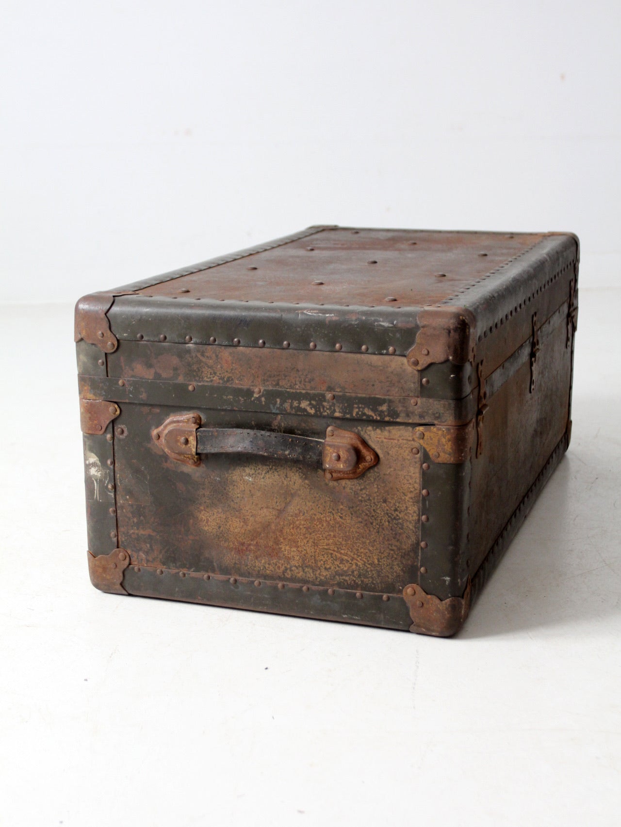 antique industrial metal trunk locker – 86 Vintage