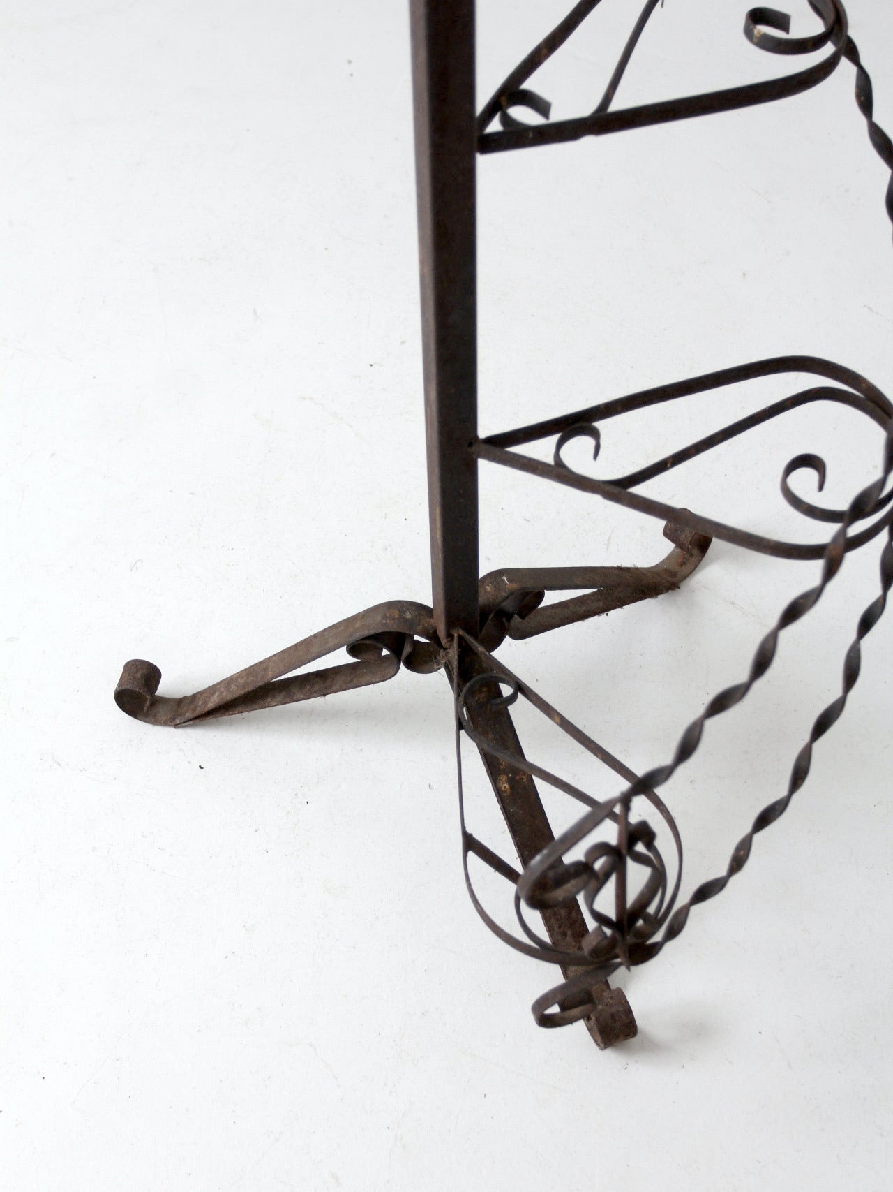 Victorian cast iron plant stand – 86 Vintage