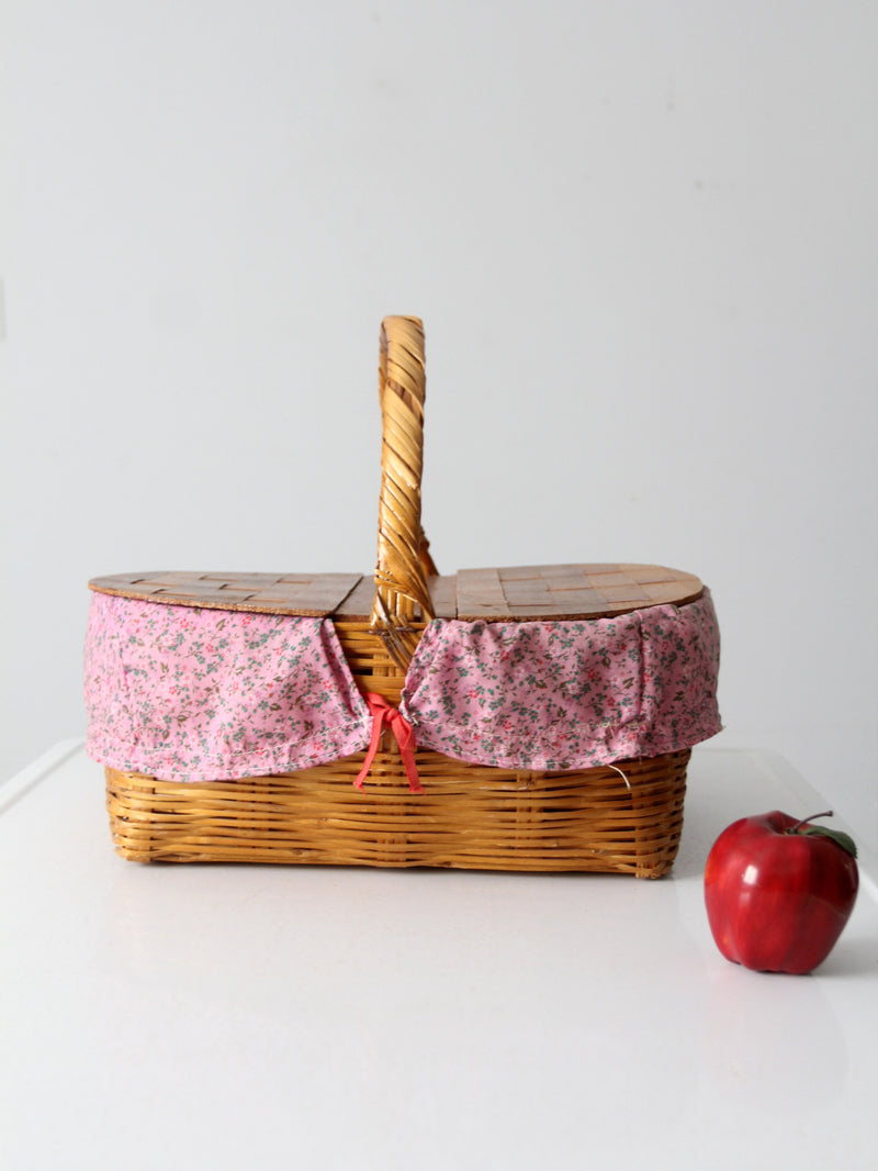 vintage picnic basket with removable floral