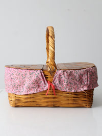 vintage picnic basket with removable floral