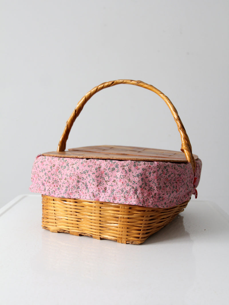 vintage picnic basket with removable floral