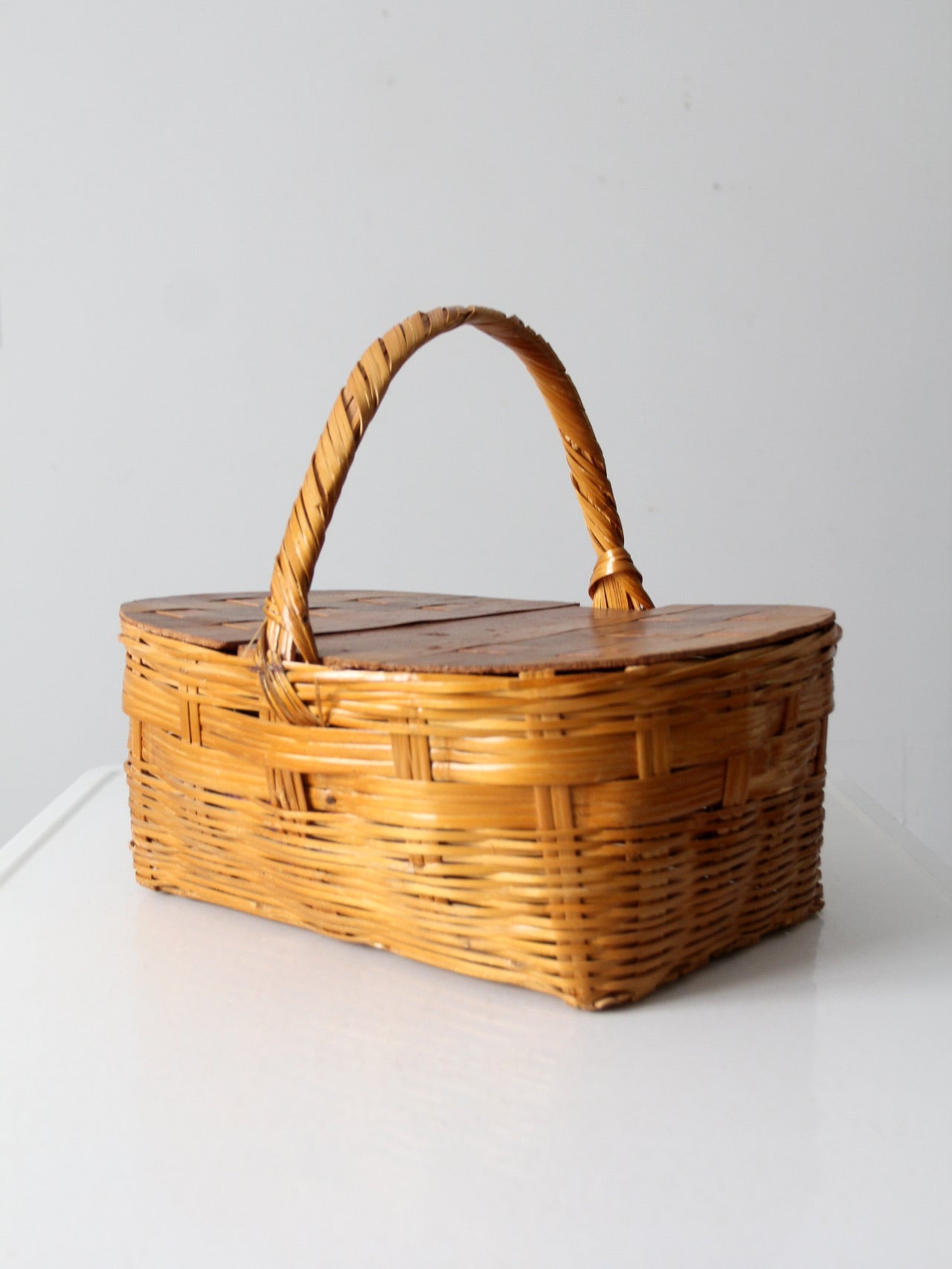 Antique Vintage Wood Picnic Basket, Vintage Red Man Basket, Farmhouse  Decor, Vintage Picnic Basket, Vintage Wooden Basket, Fall Decor 