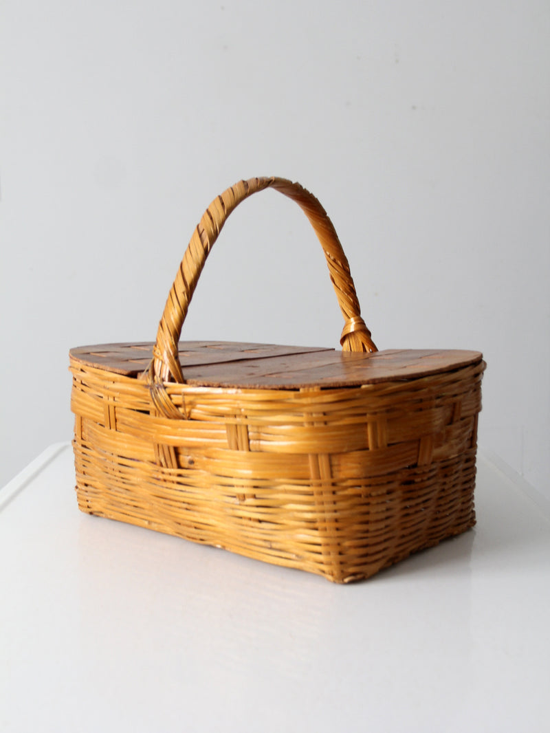 vintage picnic basket with removable floral