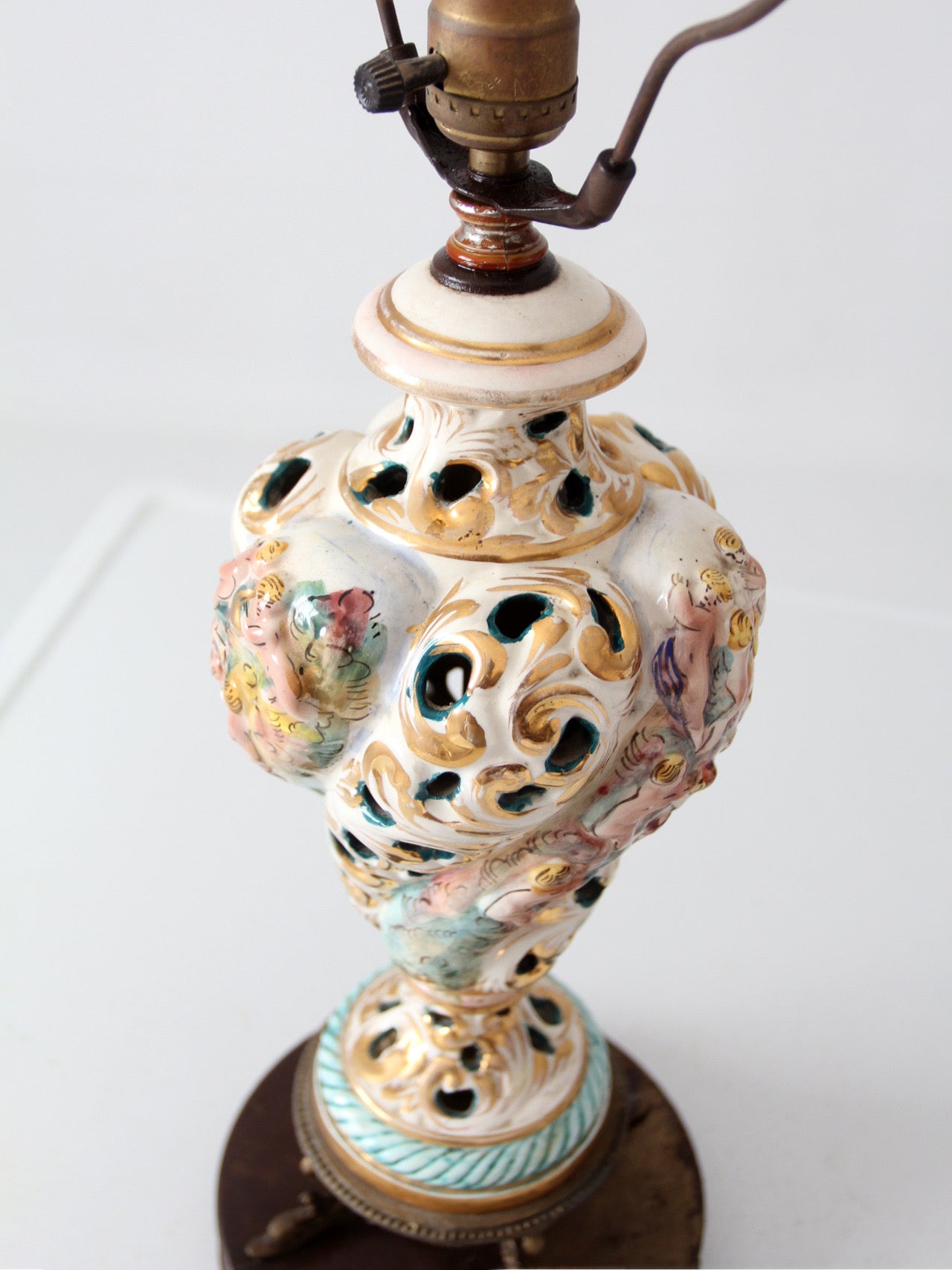 vintage Capodimonte style ceramic lamp