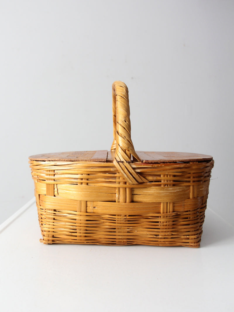 vintage woven picnic basket