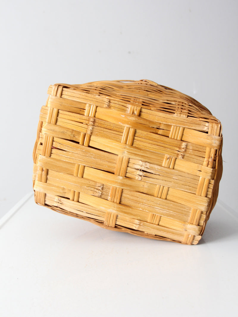 vintage woven picnic basket