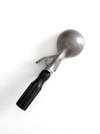 vintage Peerless ice cream scoop
