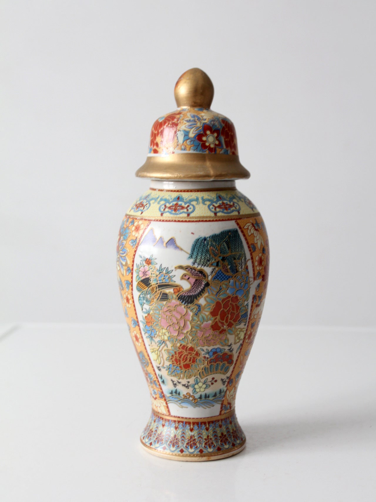 vintage Chinese porcelain ginger jar