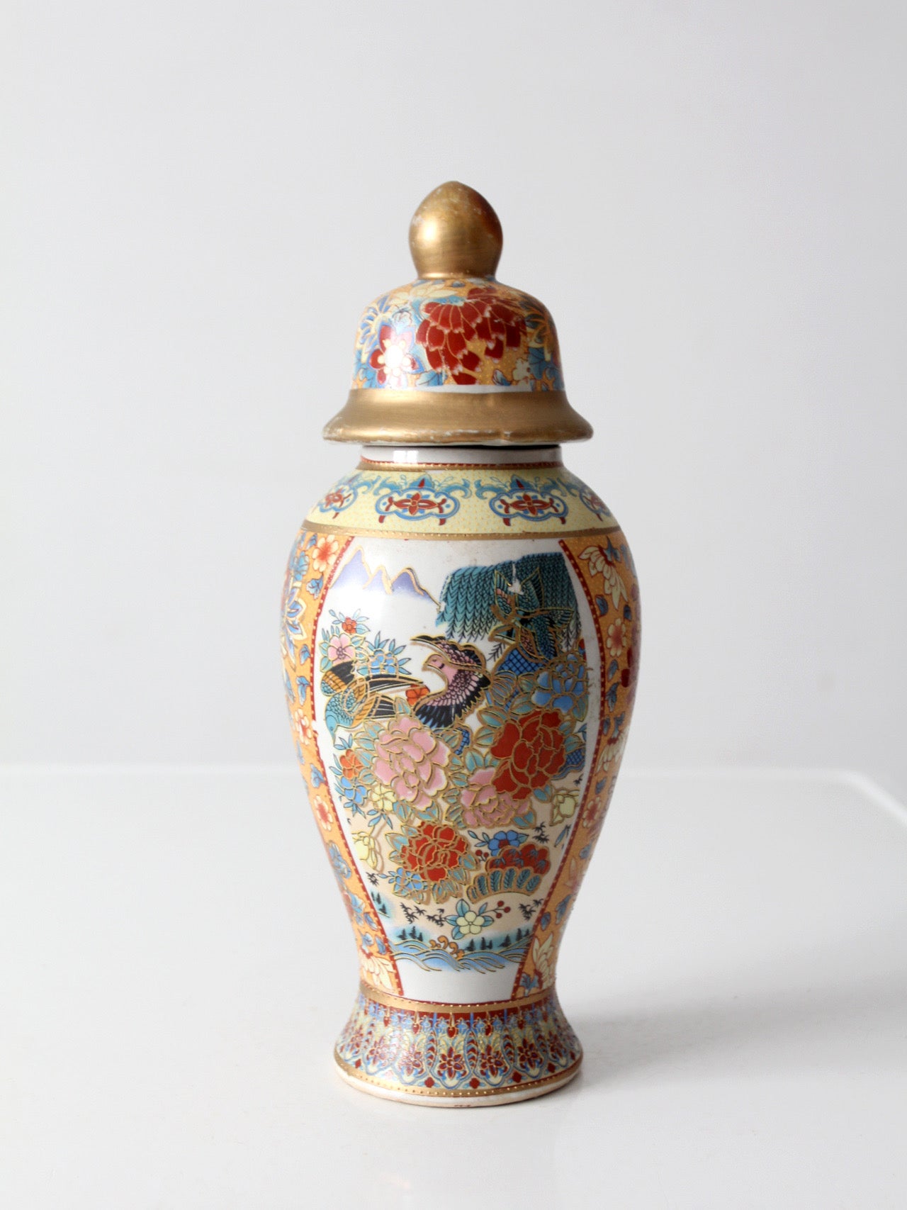 vintage Chinese porcelain ginger jar