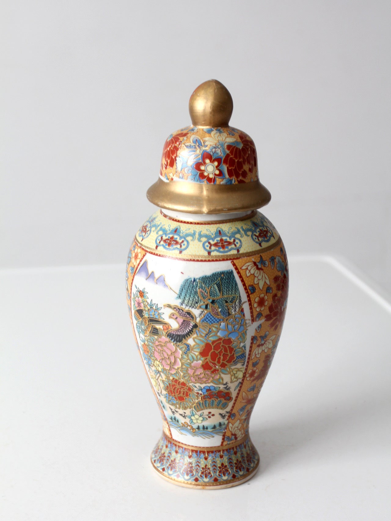 vintage Chinese porcelain ginger jar