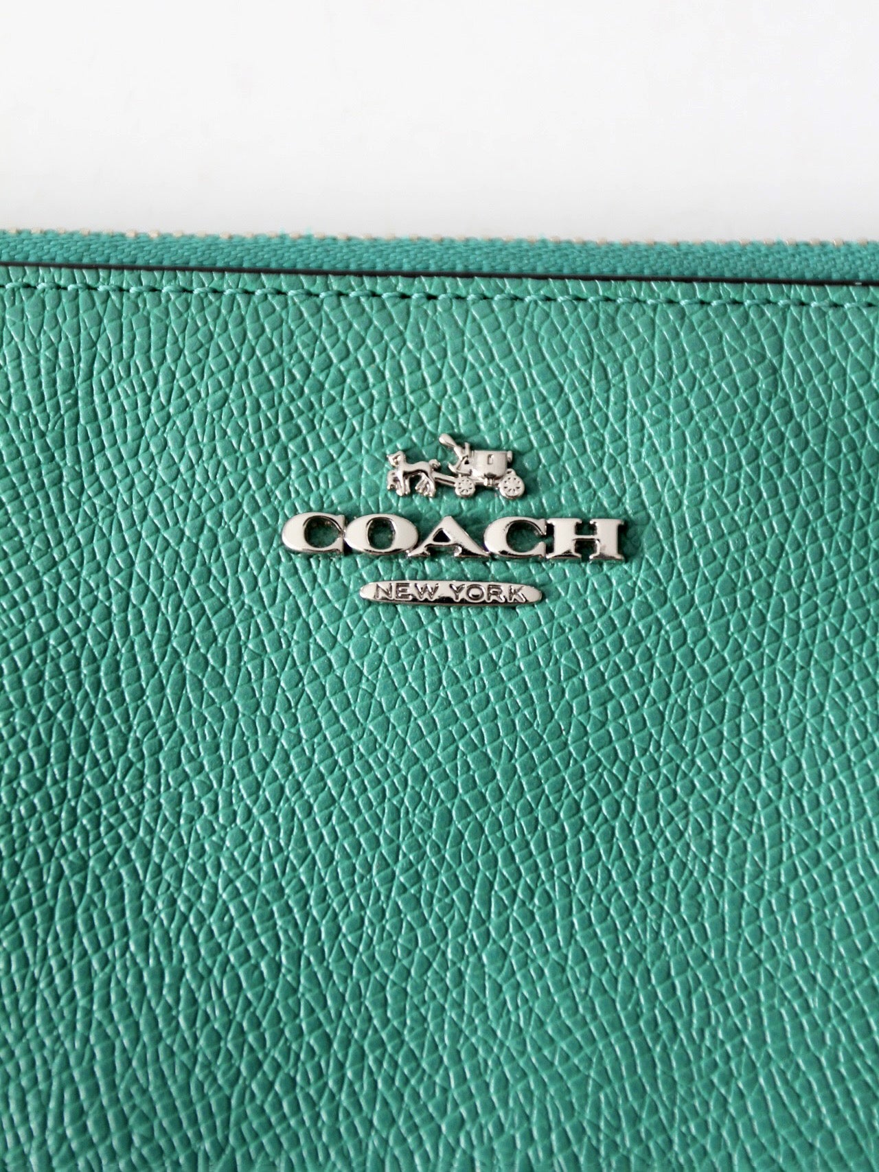 Coach green leather crossbody pouch with chain strap