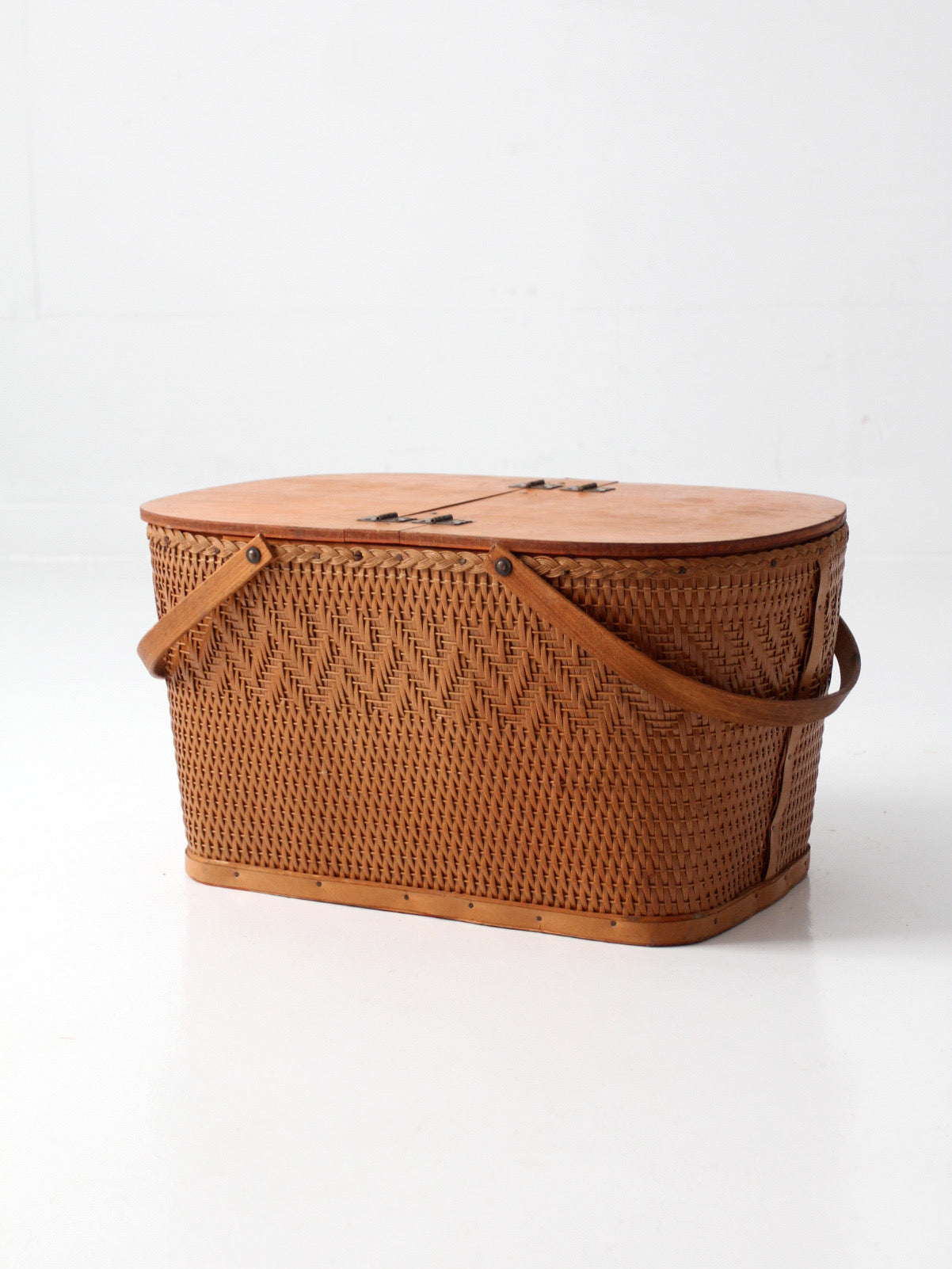 mid-century Redmon picnic basket set