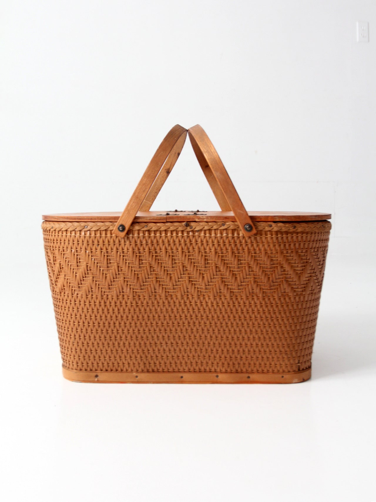 mid-century Redmon picnic basket set