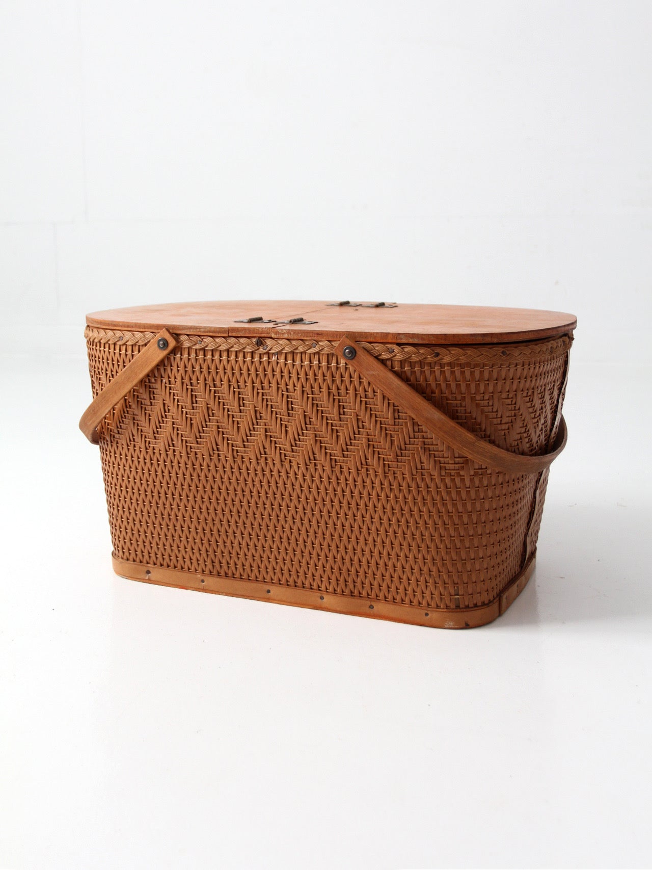mid-century Redmon picnic basket set