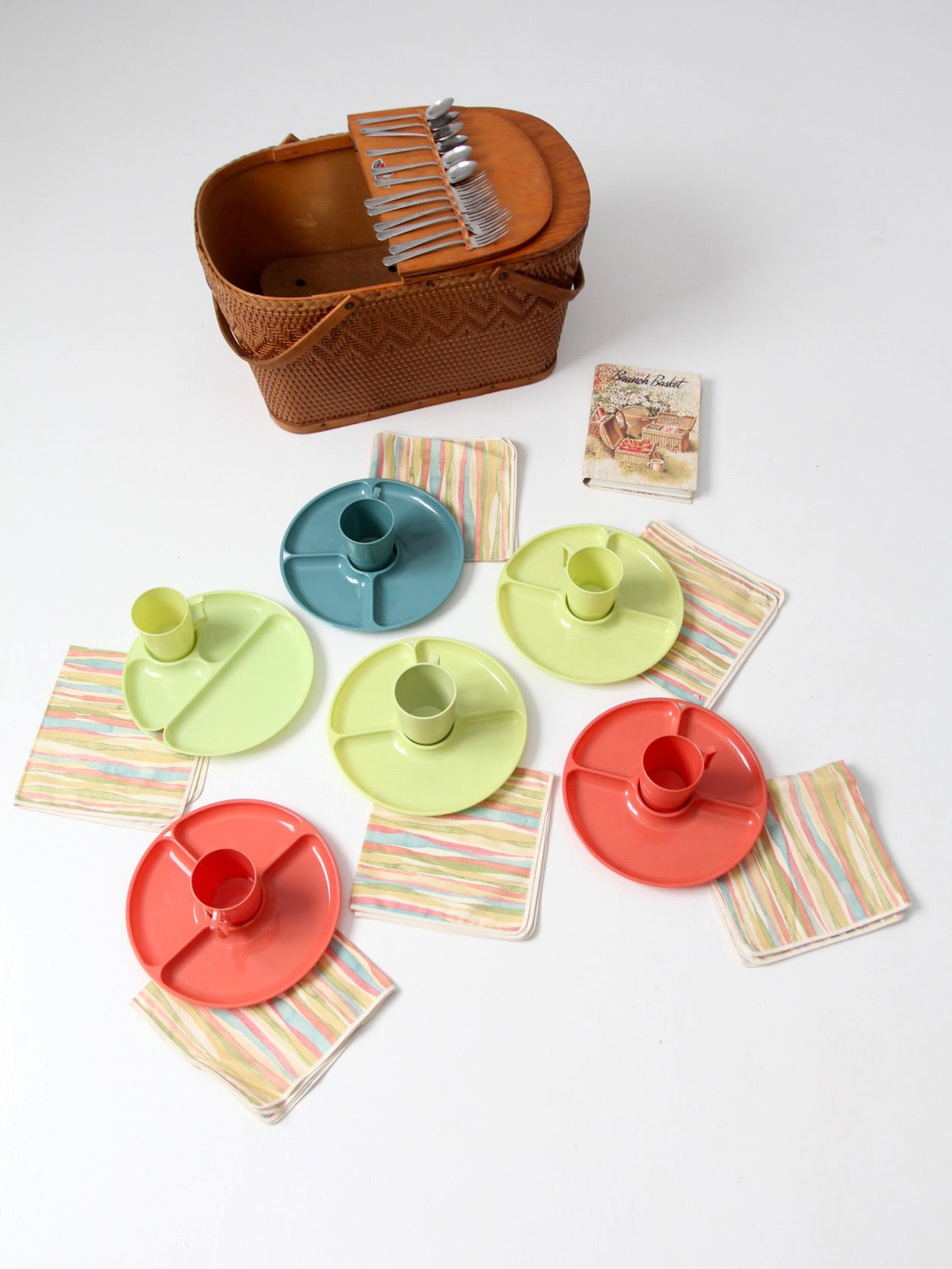mid-century Redmon picnic basket set