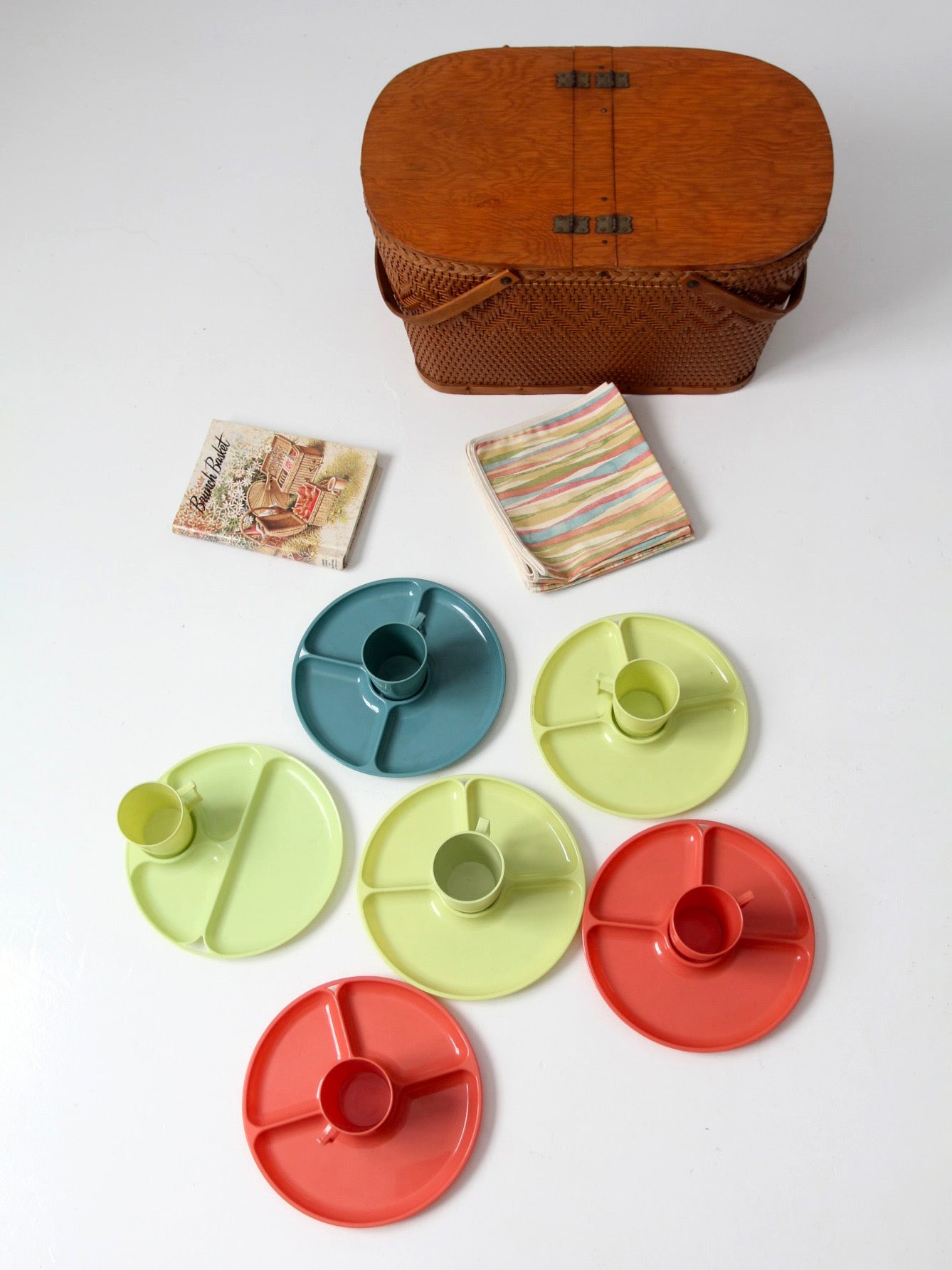 mid-century Redmon picnic basket set
