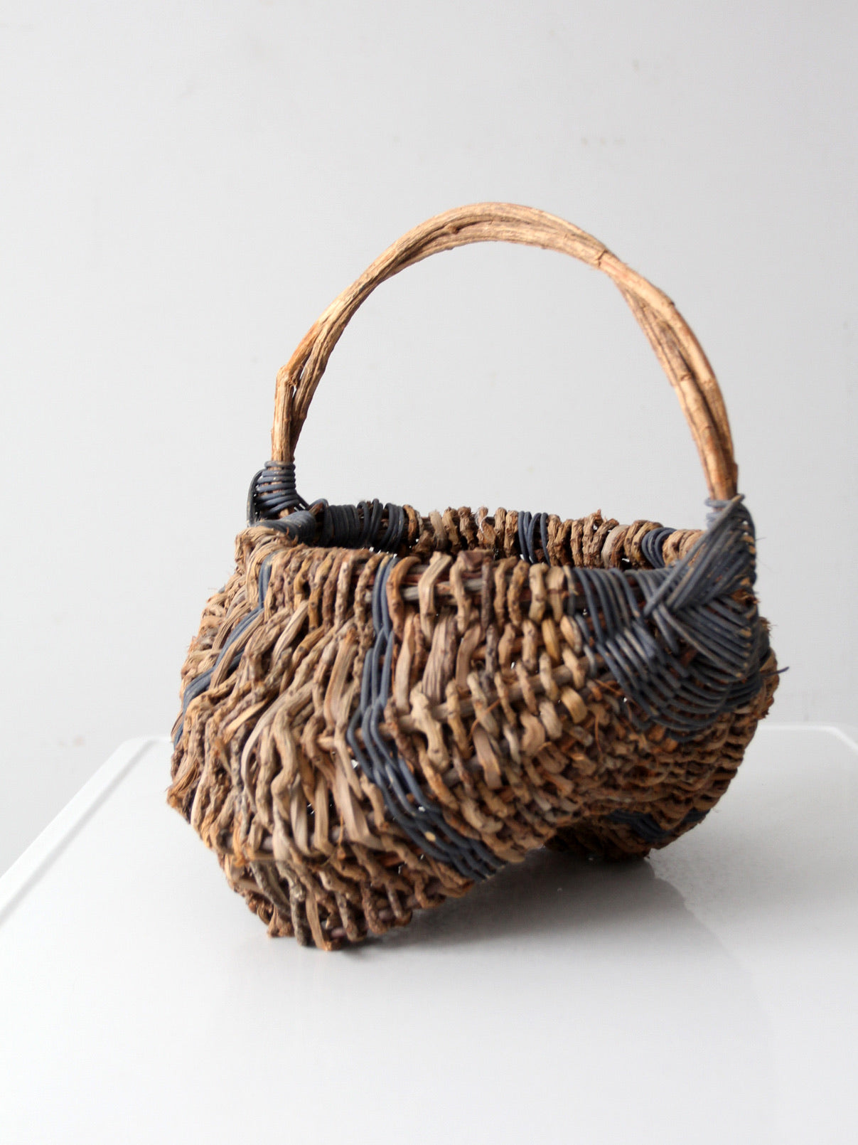 vintage buttocks basket
