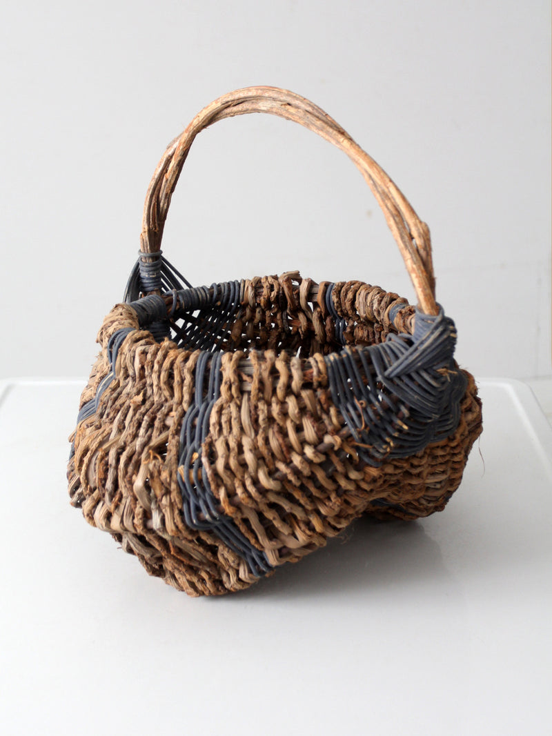 vintage buttocks basket