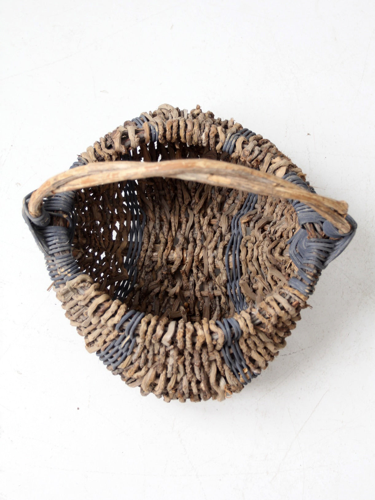 vintage buttocks basket