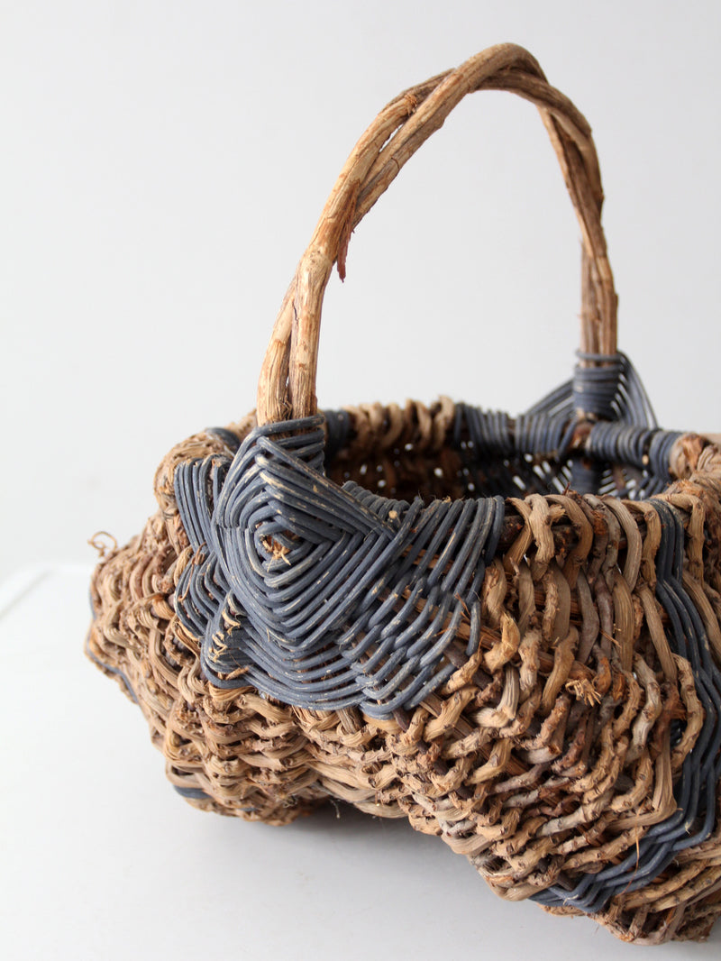 vintage buttocks basket