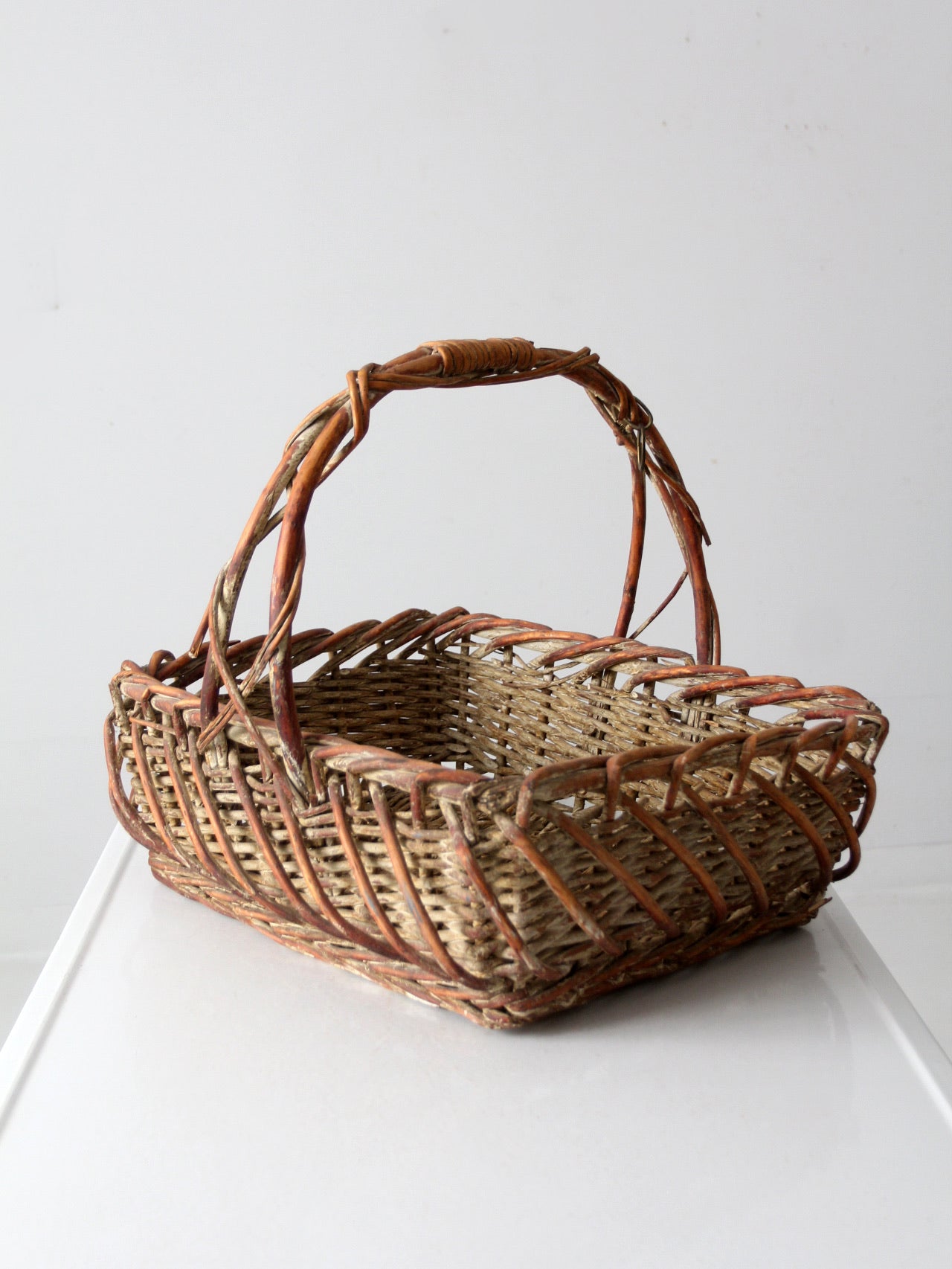 vintage large wicker basket – 86 Vintage