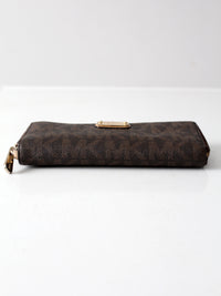 Michael Kors wallet in brown monogram