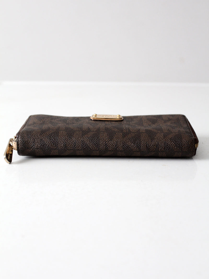 Michael Kors wallet in brown monogram