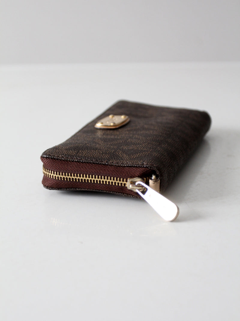 Michael Kors wallet in brown monogram