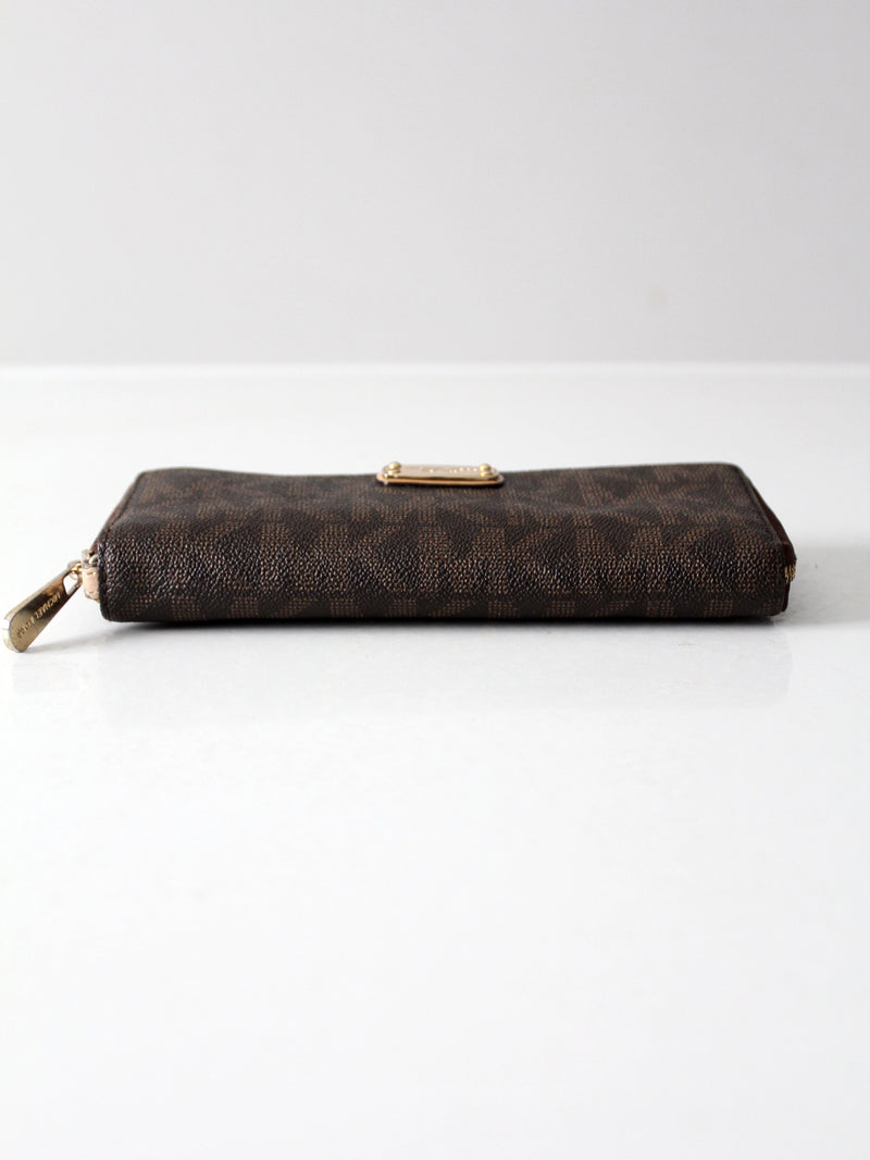 Michael Kors wallet in brown monogram