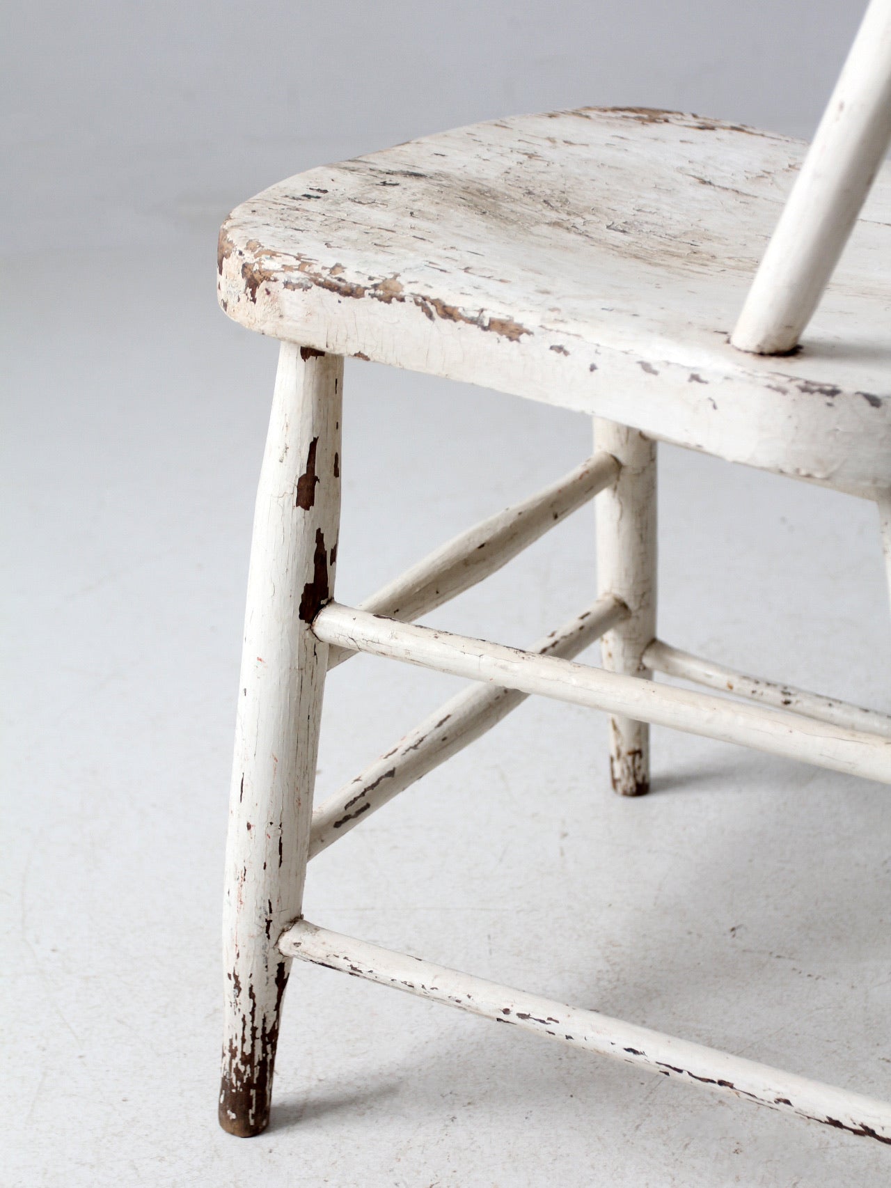 antique white spindle back chair